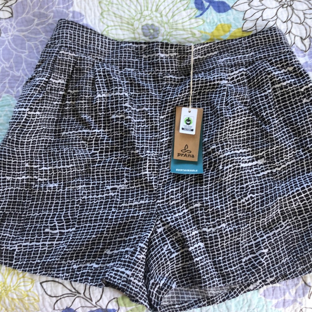 Prana Tessie XL shorts charcoal thatch elastic